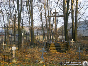 Крест на месте храма. Фото Н. Лаврентьева 31.X.2009 года