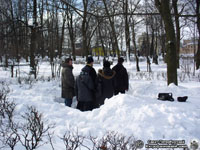 Панихида  
на могиле М.А. Кузмина. Фото Н.В. Лаврентьева, 5.III.2011 года.